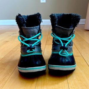 Sorel Youth Yoot Pac Winter Boots size 11 Toddler, Boys, Girls Black GRay